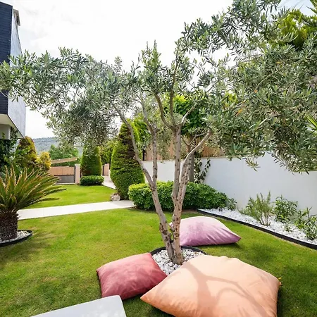 Вилла Luxury Vacation Seaside With Privacy *